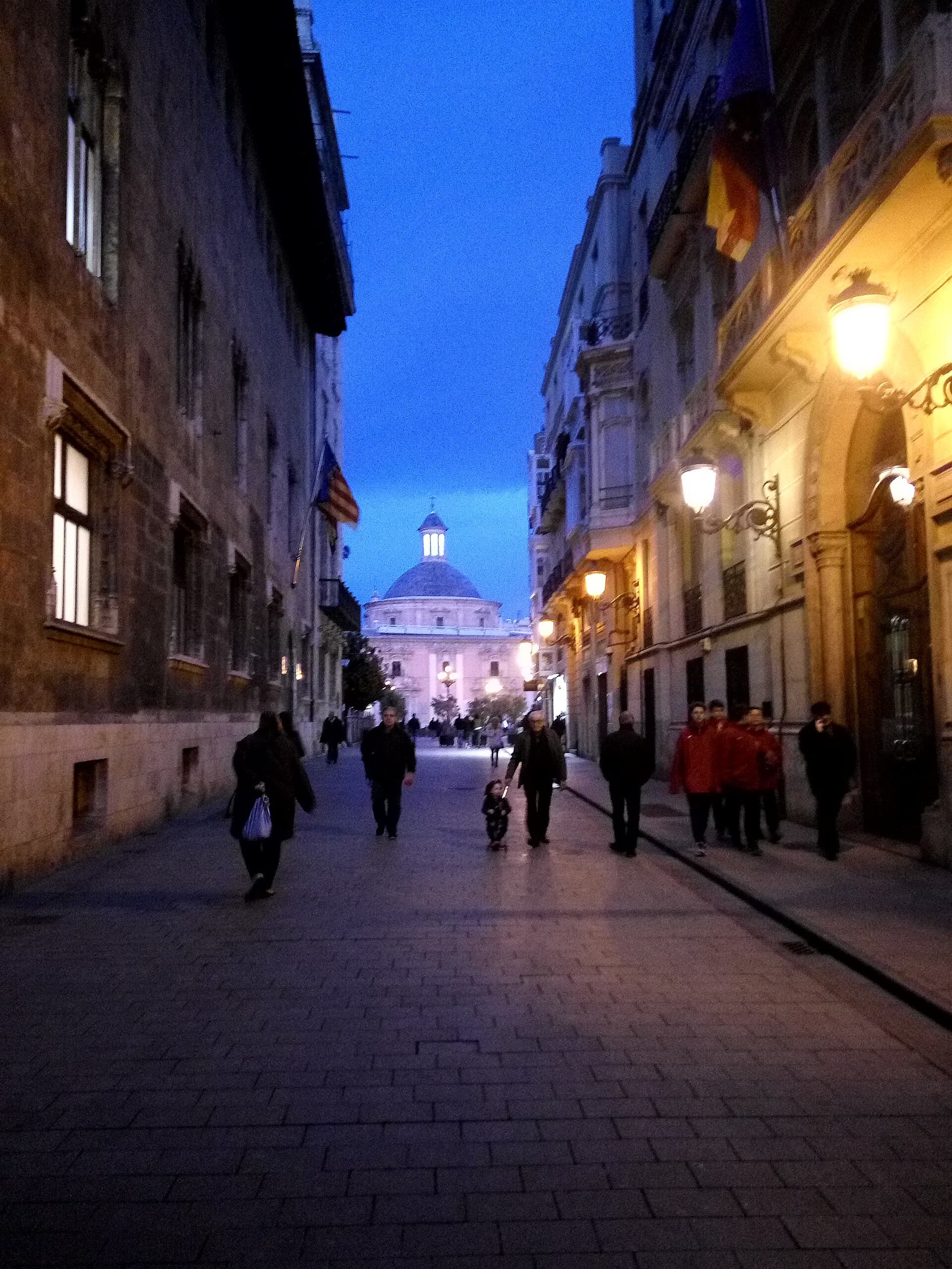 Calle Caballeros en Valencia con edificios históricos